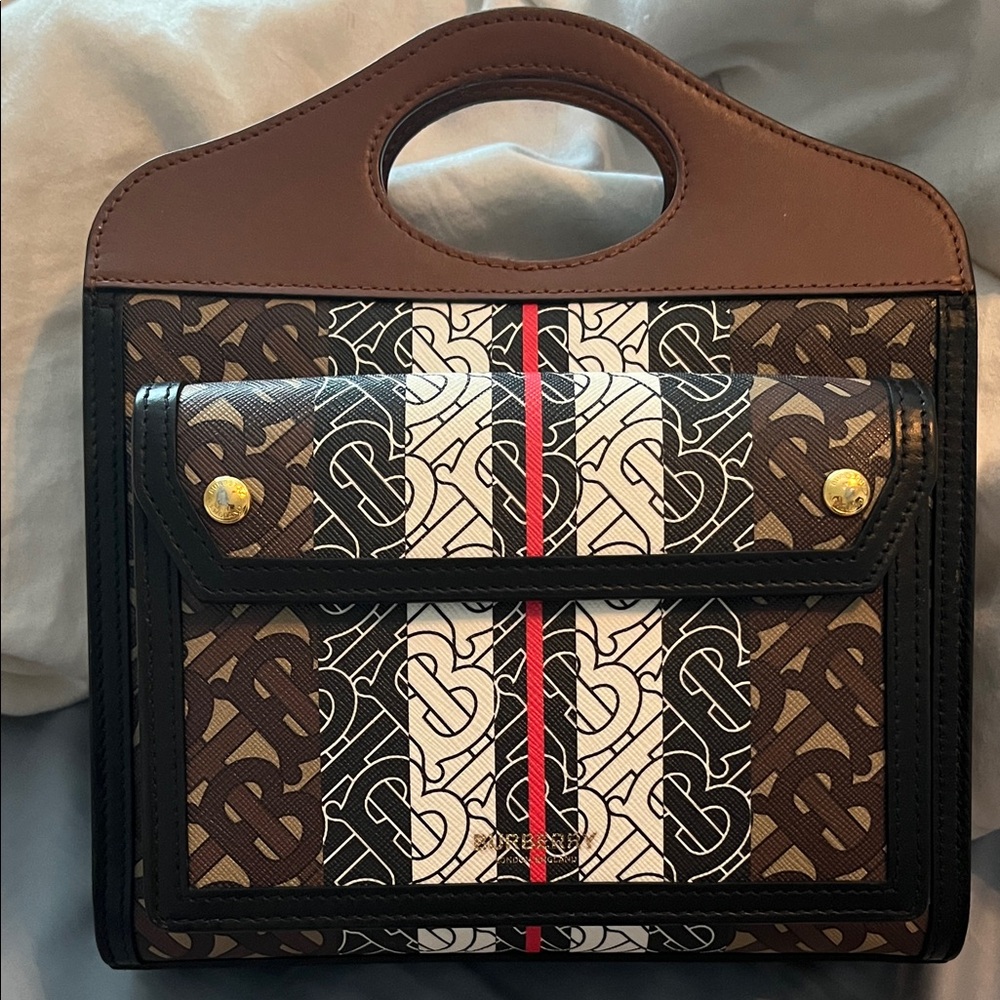 Burberry small handle bag 1 free wallet